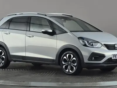 Używany Honda Jazz Hybrid 109 KM (80 kW) 2021 Biały Hatchback