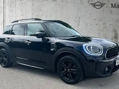 Używany Mini Cooper Countryman Classic 134 KM (98 kW) 2022 Czarny SUV