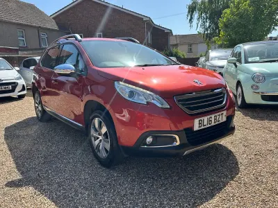 Begagnad Peugeot 2008 Allure 2016 Röd SUV