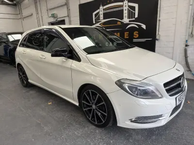 Used Mercedes B180 122 HP (89 kW) 2023 White Hatchback