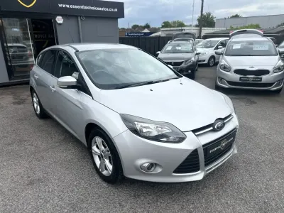 Używany Ford Focus Zetec 2012 Srebrny Hatchback