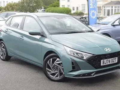 Used Hyundai i20 Advanced 101 HP (74 kW) 2024 Green Hatchback
