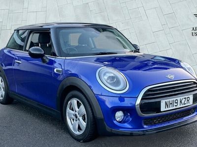 Used Mini Cooper Classic 134 HP (98 kW) 2019 Blue Hatchback