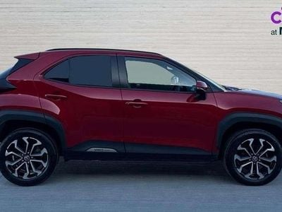 Used Toyota Yaris Cross Design 113 HP (83 kW) 2024 Red SUV