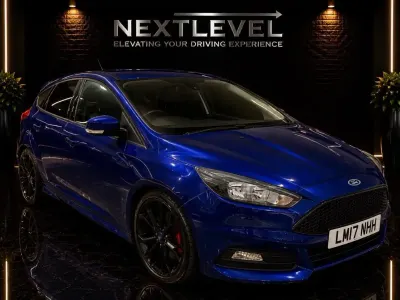Used Ford Focus ST 250 HP (183 kW) 2017 Blue Hatchback