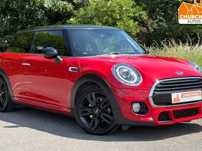 Used Mini Cooper Hatch 136 HP (100 kW) 2019 Red Hatchback