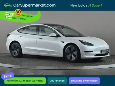 Używany Tesla Model 3 RWD 208 kW (283 KM) 2023 Biały Sedan/Limuzyna