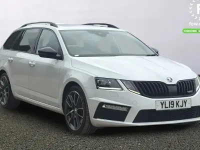 Used Skoda Octavia vRS 245 HP (180 kW) 2019 White Estate