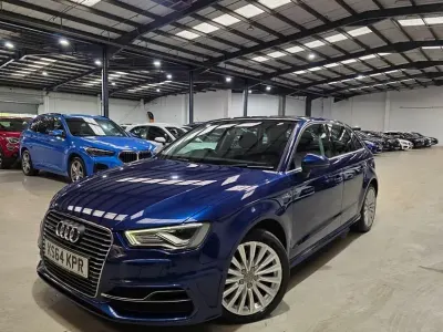 Begagnad Audi A3 Sportback e-tron Advanced 2015 Blå Halvkombi