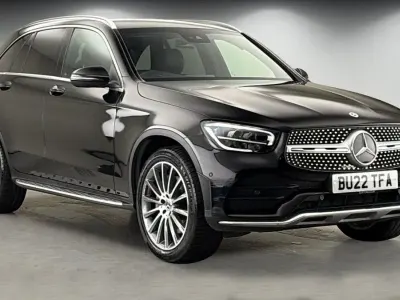 Begagnad Mercedes GLC300e AMG line 2022 Svart SUV