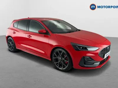 Used Ford Focus ST 280 HP (205 kW) 2023 Red Hatchback