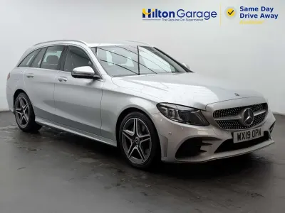 Usado Mercedes C220 AMG line 194 HP (142 kW) 2019 Prateado Carrinha
