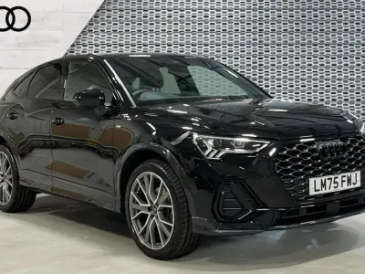 Używany Audi Q3 Black Edition 150 KM (110 kW) 2025 Czarny SUV