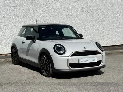 Used Mini Cooper S Exclusive 204 HP (150 kW) 2025 White Hatchback