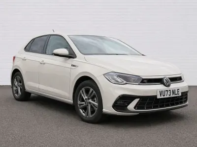 Begagnad VW Polo R-line 95 HK (69 kW) 2023 Grå Halvkombi
