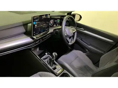 Second-hand VW Golf VIII Style 150 CP (110 kW) 2025 Gri Hatchback