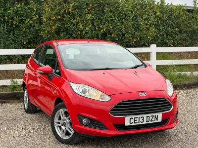 Used Ford Fiesta Zetec 82 HP (60 kW) 2013 Red Hatchback