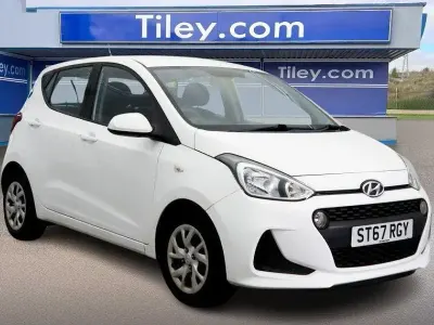 Used Hyundai i10 SE 67 HP (49 kW) 2017 White Hatchback