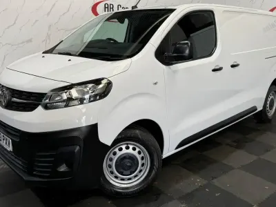 Used Vauxhall Vivaro 100 HP (73 kW) 2023 White MPV