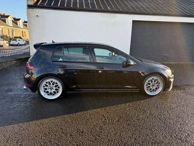 Begagnad VW Golf VII GTI 245 HK (180 kW) 2019 Svart Halvkombi