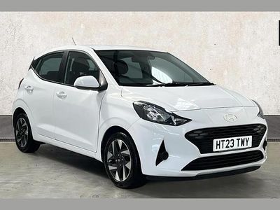 Used Hyundai i10 Advanced 65 HP (47 kW) 2023 White Hatchback
