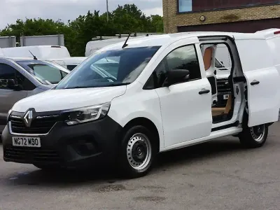 Usado Renault Kangoo 2023 Branco Monovolume