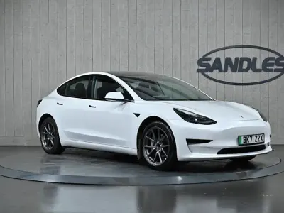 Usado Tesla Model 3 Standard Range 208 kW (283 HP) 2021 Branco Sedan