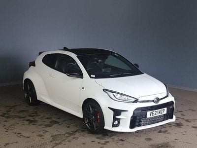 Used Toyota Yaris 272 HP (200 kW) 2021 White Hatchback