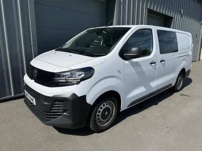Used Vauxhall Vivaro 150 HP (110 kW) 2024 White MPV
