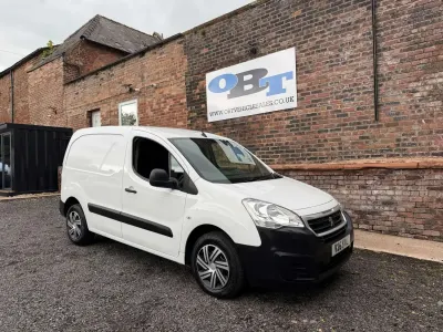 Used Peugeot Partner 100 HP (73 kW) 2017 White
