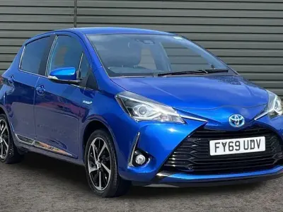 Used Toyota Yaris 101 HP (74 kW) 2020 Blue Hatchback