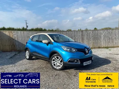 Used Renault Captur Dynamique 90 HP (66 kW) 2015 Blue/cream SUV