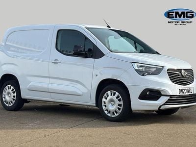 Used Vauxhall Combo S 100 HP (73 kW) 2023 White MPV