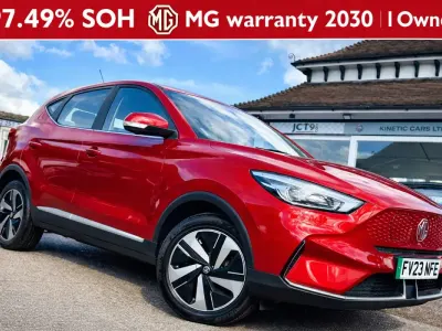 Używany MG ZS SE 130 kW (177 KM) 2023 Czerwony SUV