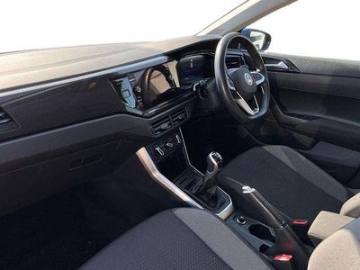 Used VW Polo Life 95 HP (69 kW) 2024 Blue Hatchback