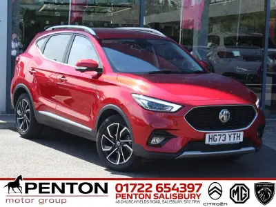 Używany MG ZS Exclusive 111 KM (81 kW) 2024 Czerwony SUV