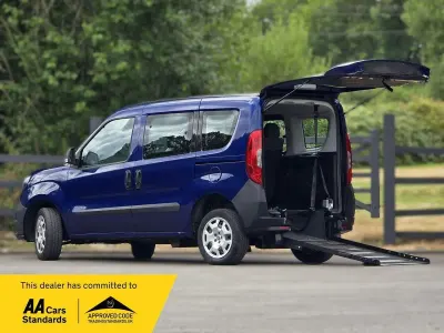 Used Fiat Doblò Active 95 HP (69 kW) 2019 Blue MPV