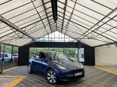 Used Tesla Model Y Long Range AWD 378 kW (514 HP) 2022 Blue SUV