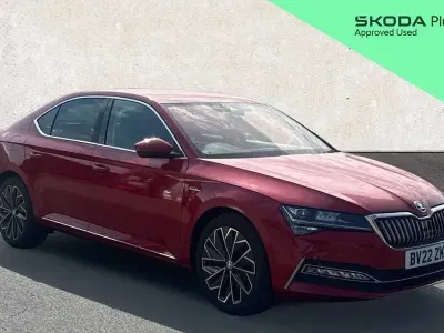 Used Skoda Superb LAURIN & KLEMENT 190 HP (139 kW) 2022 Red Hatchback