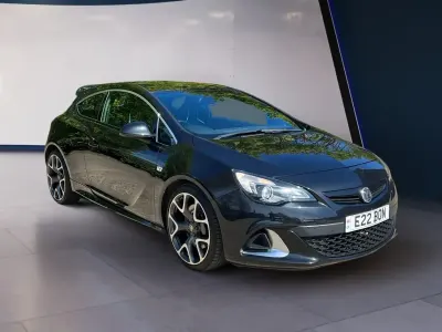 Second-hand Vauxhall Astra GTC 2016 Negru Hatchback