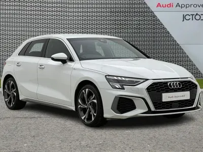 Używany Audi A3 S-Line 147 KM (108 kW) 2023 Biały Sedan/Limuzyna