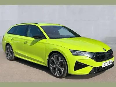 Usado Skoda Octavia vRS 265 HP (194 kW) 2025 Verde Carrinha