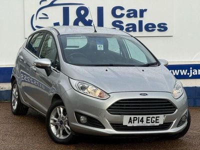 Used Ford Fiesta Zetec 100 HP (73 kW) 2014 Silver Hatchback