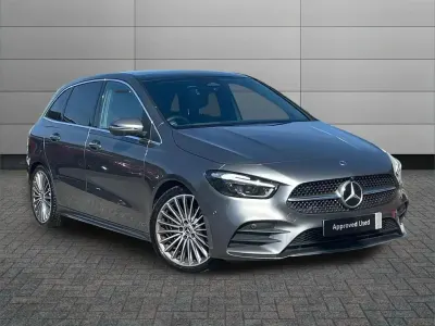 Usado Mercedes B200 AMG Line Premium Plus 161 HP (118 kW) 2025 Cinzento Monovolume
