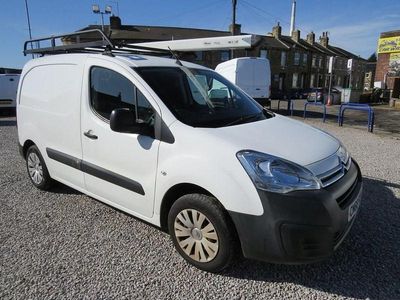 Used Citroën Berlingo 75 HP (55 kW) 2018 White MPV