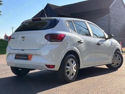 Used Dacia Sandero Essentiel 91 HP (66 kW) 2022 White Hatchback