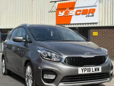 Usado Kia Carens 139 HP (102 kW) 2018 Prateado Monovolume