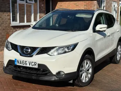 Used Nissan Qashqai Tekna 110 HP (80 kW) 2016 White SUV