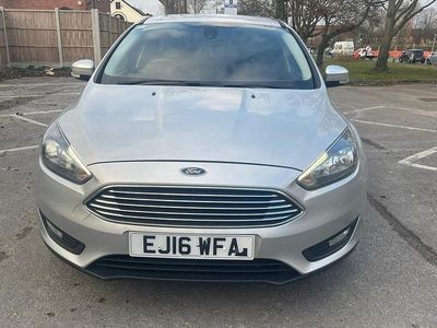 Used Ford Focus Zetec 125 HP (91 kW) 2016 Silver Hatchback