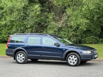 Used Volvo V40 2001 Blue metallic Estate
